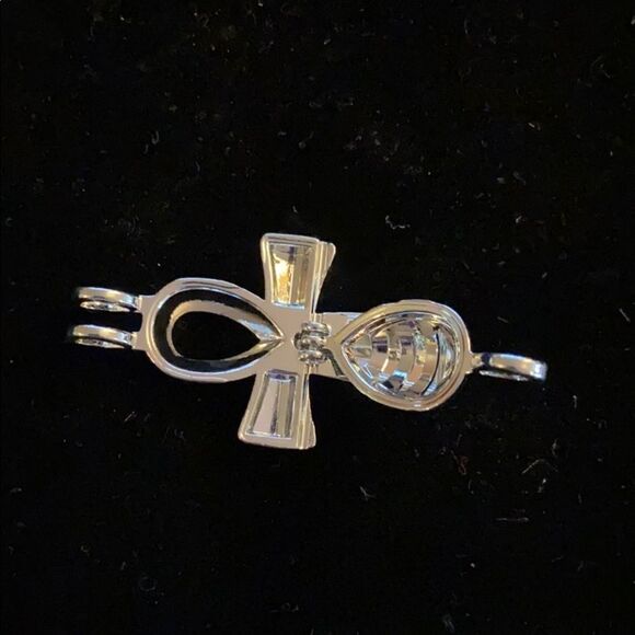 Ankh Cross silver essential oil diffuser - Picture 5 of 5